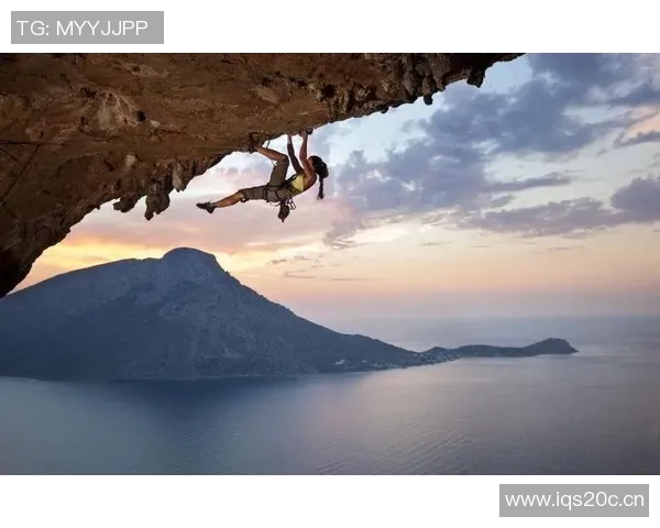科学攀岩中的灵活性训练技巧与方法探讨助你提升攀岩表现 科学攀岩中的灵活性训练技巧与方法探讨助你提升攀岩表现